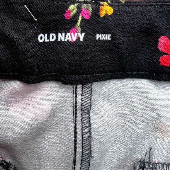 Old Navy Black Pixie Pants with Floral Accents Size 16 - Picture 5 of 6